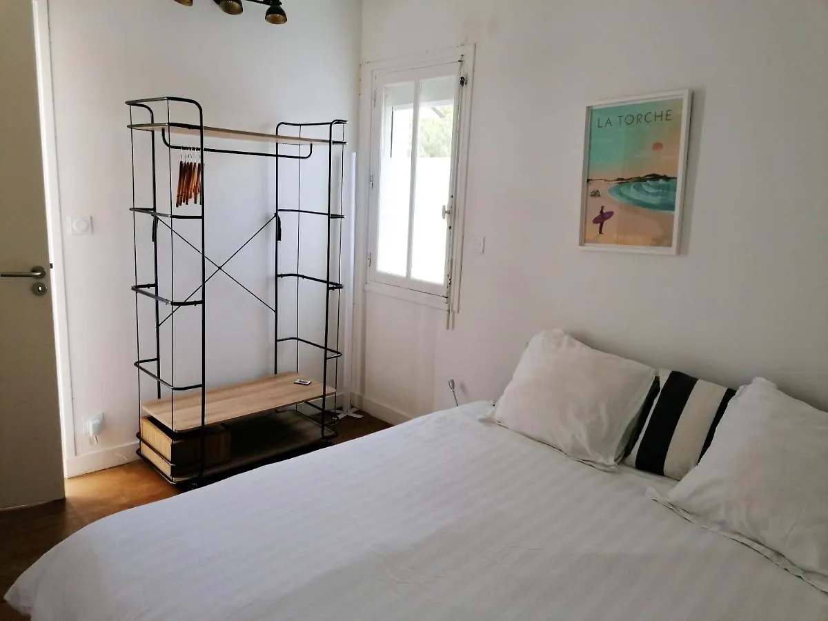 Holiday home Maison Chaleureuse A Larmor Plage Avec Jardin Magnifique Villa France